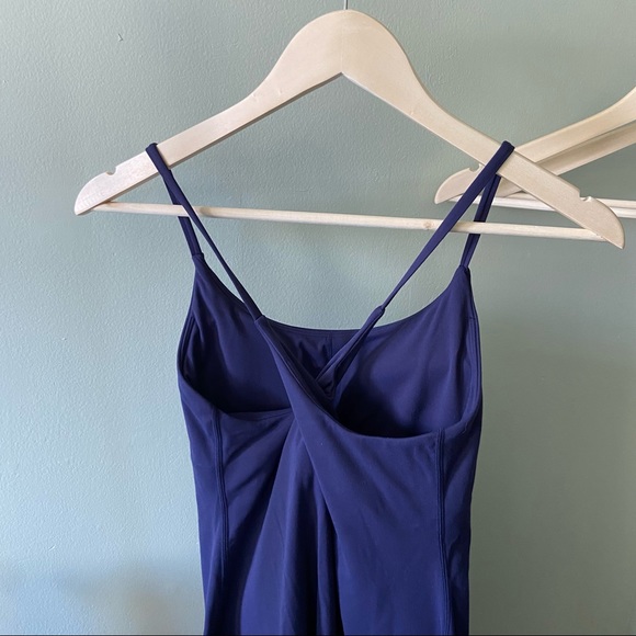 ATHLETIC DRESS, Size M - Picture 4 of 10